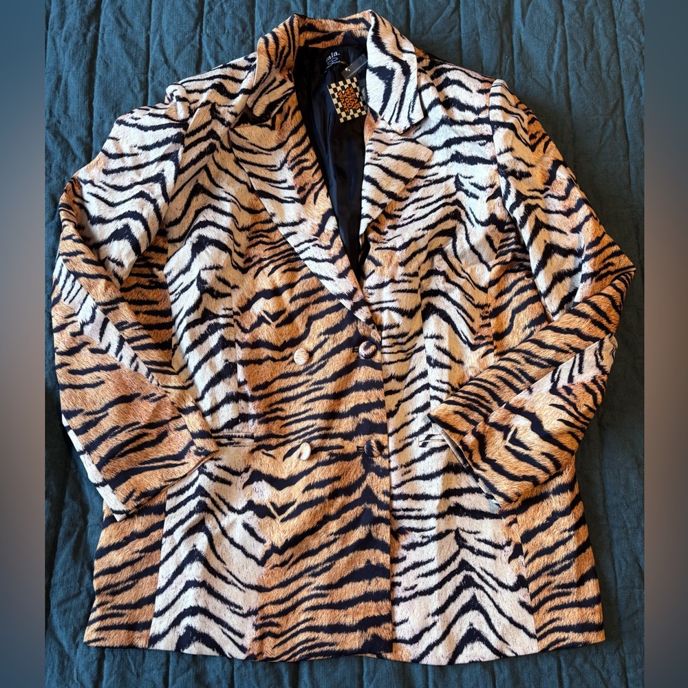 Dressed in LALA Tiger Print Blazer - Black, Tan, Cream